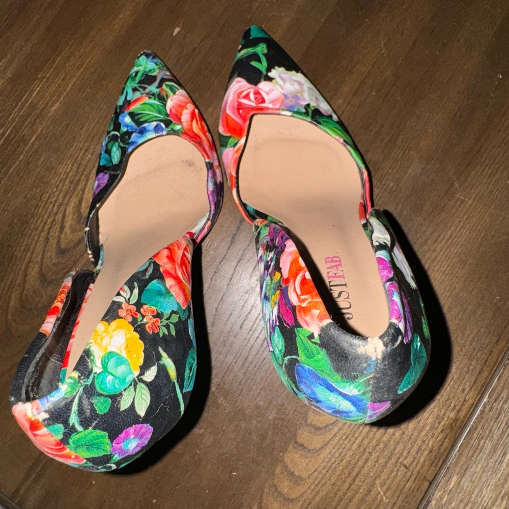 Flower Pattern Pumps - image 3